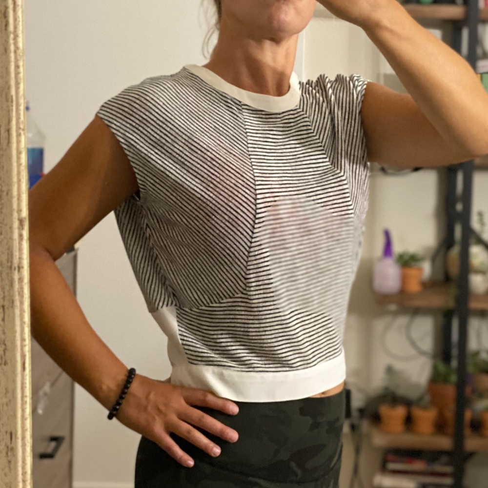 NWOT Express crop top short sleeve